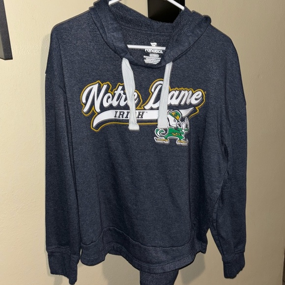 NOTRE DAME SWEATSHIRT ☘️ - Picture 2 of 6